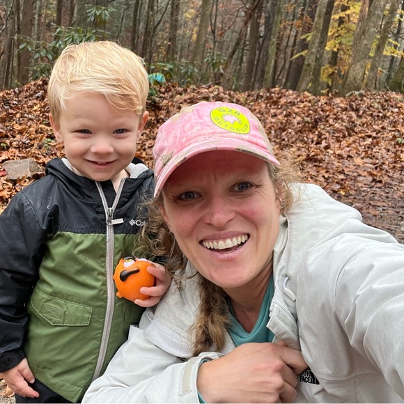 Meet your Posher, Kat - Picture 2 of 7